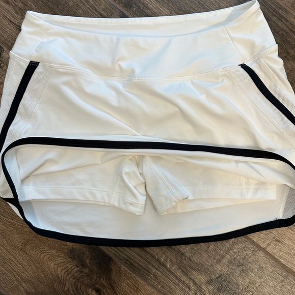 White Nike skort - Picture 2 of 5